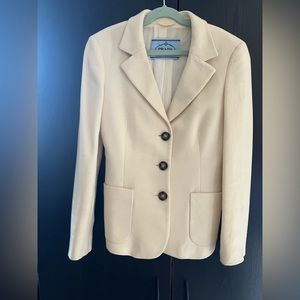 100% authentic Prada blazer, size 38